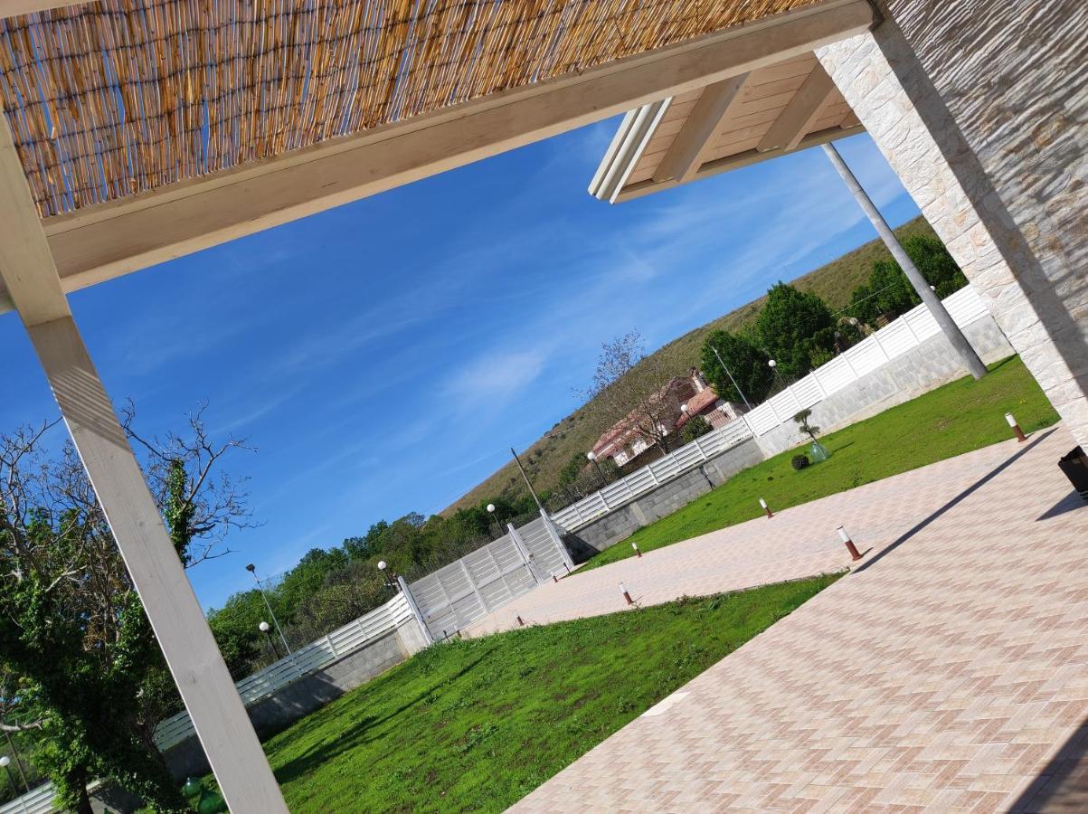 Janus Casa Nel Verde - Relax Pool & Spa Giano Vetusto Exterior photo